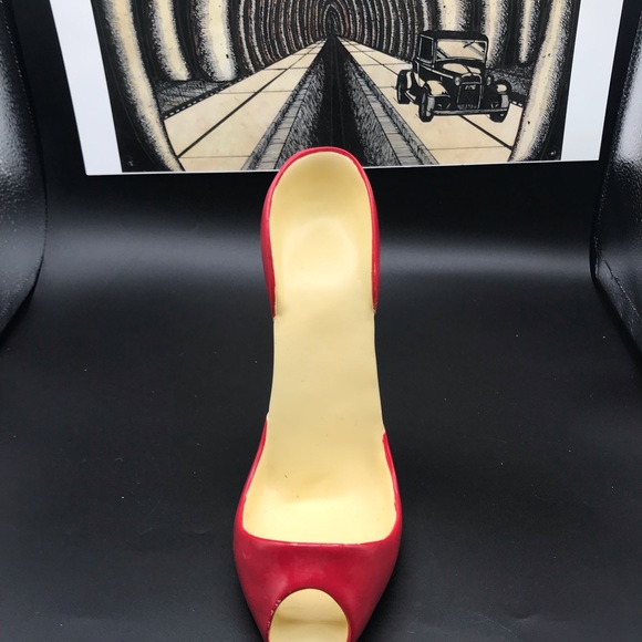 CERAMIC RED ELEGANT STILETTO HIGH HEEL ART ORNAMENT - Picture 3 of 4